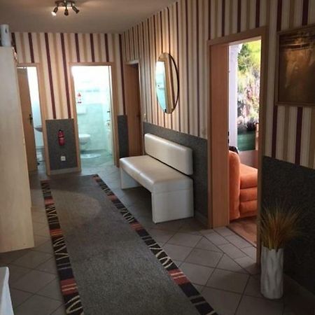 Ferienwohnung Neustrelitz Bagian luar foto
